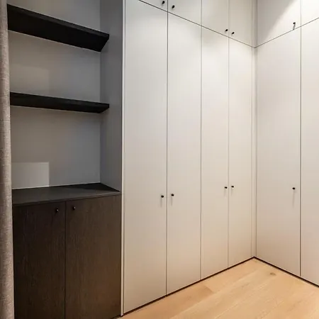 Huswell - Stylishly Renovated With View Apartment