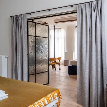 Huswell - Stylishly Renovated With View Apartment Ghent